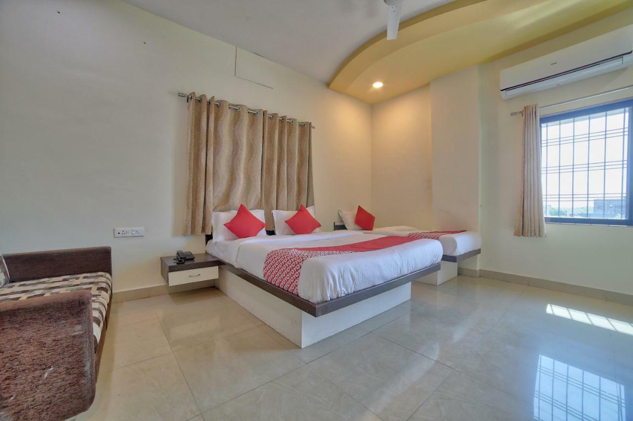 Oyo 35538 Hotel Risha Chandrapur Экстерьер фото